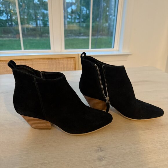 Dolce Vita Suede Bootie - Size 6 - Like New - Picture 1 of 3